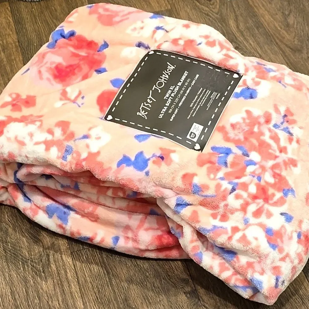 Betsey‎ Johnson Floral Ultra Soft Twin XL Blanket